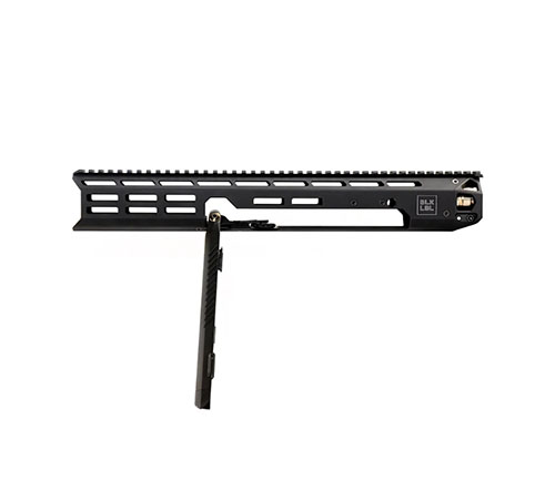 BLK LBL Bipod med innovativ barrel-through design ger en stabil och balanserad plattform, med enkel justering och smidig hopfällning för ökad rörlighet.